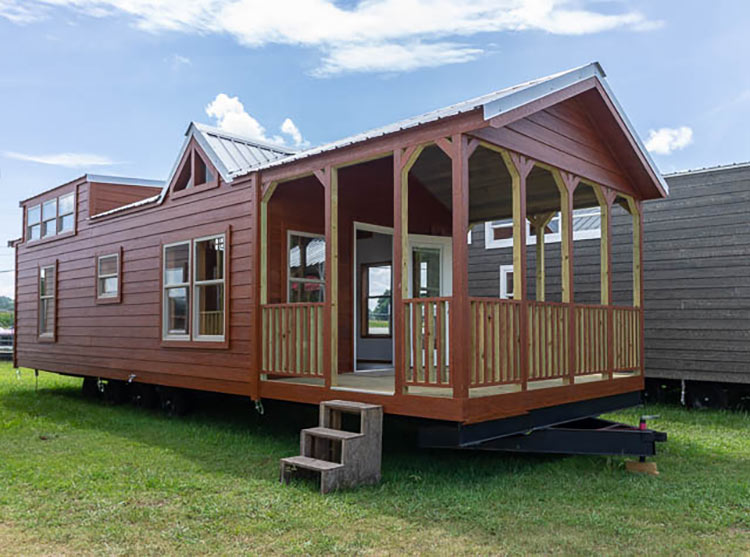 Horseshoe Tiny Cabin - Tiny Cabin Life - Tiny Homes and Cabins in the ...